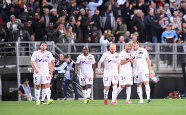 乐鱼体育leyu官网室内有氧运动女健身操